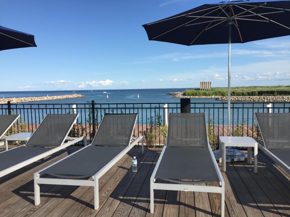 Stunning Stayz At Friday Harbour Beach Marina Resort Lake Simcoe Innisfil Εξωτερικό φωτογραφία